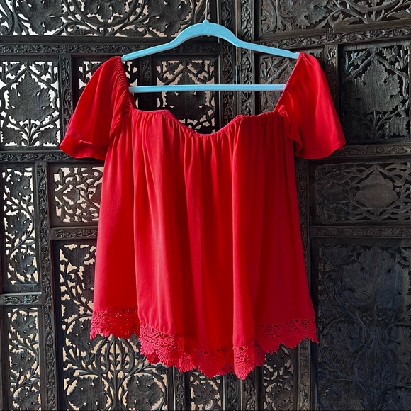 Lovers + Friends Red off the shoulder flowy blouse - Picture 1 of 6